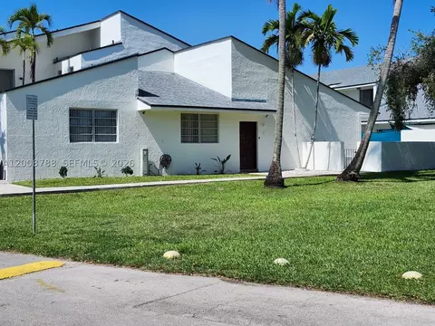 9195 Fontainebleau Blvd #6, Miami, FL 33172