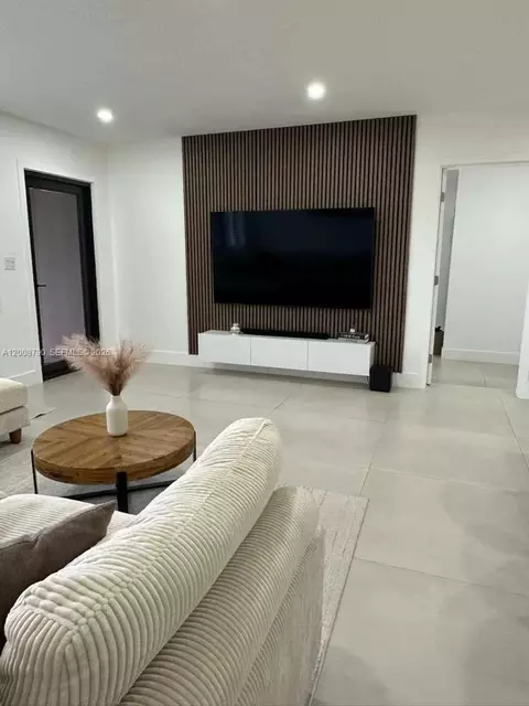 1524 NE 14th Ter, Fort Lauderdale, FL 33304