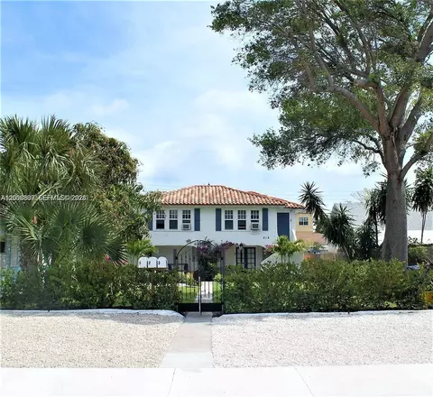 218 S M St, Lake Worth, FL 33460