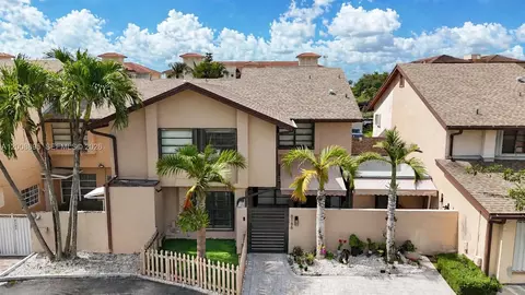 8186 NW 98th Ln #123, Hialeah Gardens, FL 33016
