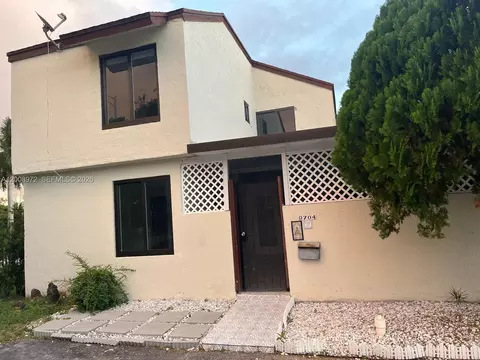 9704 NW 6th Ter #9704, Miami, FL 33172