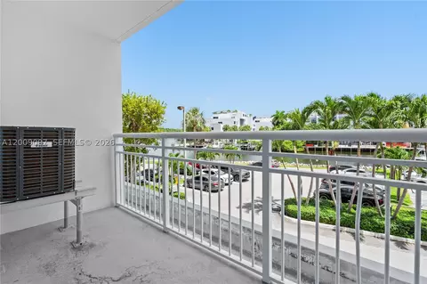 400 Kings Point Dr #229, Sunny Isles Beach, FL 33160