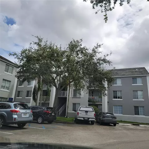 711 SW 111th Way #301, Pembroke Pines, FL 33025