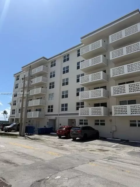 1901 S Ocean Dr #207, Hollywood, FL 33019