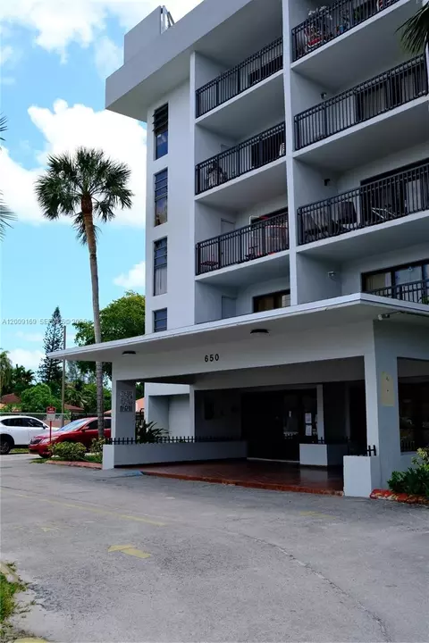 650 NE 149th St #505F, Miami, FL 33161