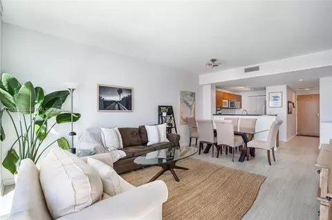 253 NE 2nd St #3104, Miami, FL 33132