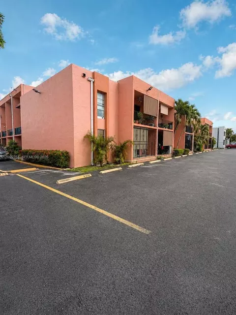 1300 W 47th Pl #218A, Hialeah, FL 33012