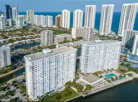 300 Bayview Dr #915, Sunny Isles Beach, FL 33160