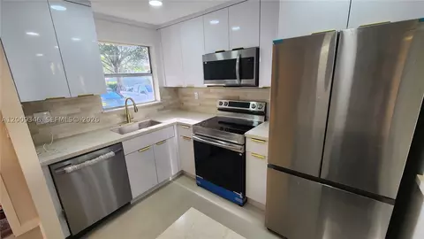 2711 N Pine Island Rd #112, Sunrise, FL 33322
