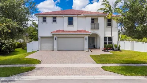 7601 Cavalia Dr, Davie, FL 33328