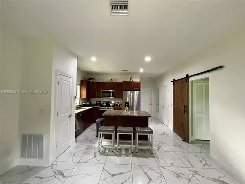Kitchen - 2363 NE 20 Th Ave, Naples, FL 34120 photo 2 of 3