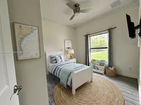 Bedroom - 2363 NE 20 Th Ave, Naples, FL 34120 photo 1 of 3