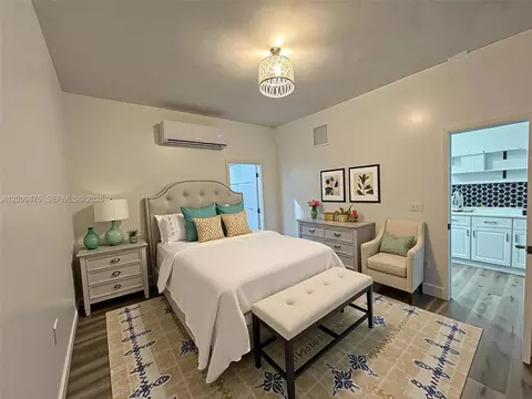 Bedroom - 2363 NE 20 Th Ave, Naples, FL 34120 photo 3 of 3