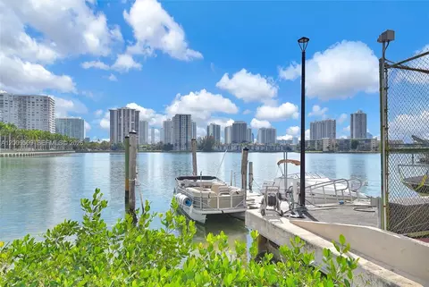 2780 NE 183rd St #115, Aventura, FL 33160