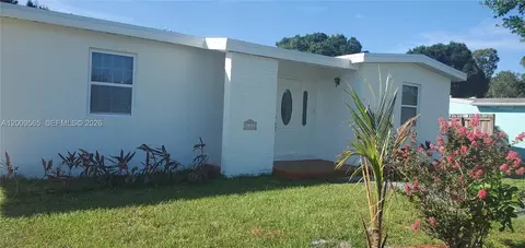 131 SE Serenata Ct, Port Saint Lucie, FL 34983