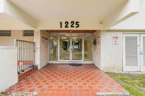 1225 NE 124th St #49C, North Miami, FL 33161