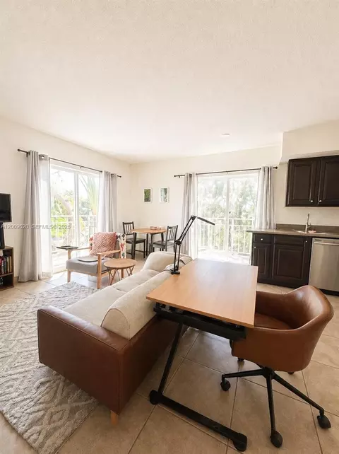 630 85th St #101, Miami Beach, FL 33141