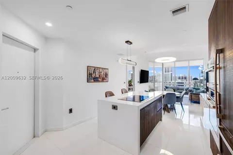 851 NE 1st Ave #1408, Miami, FL 33132