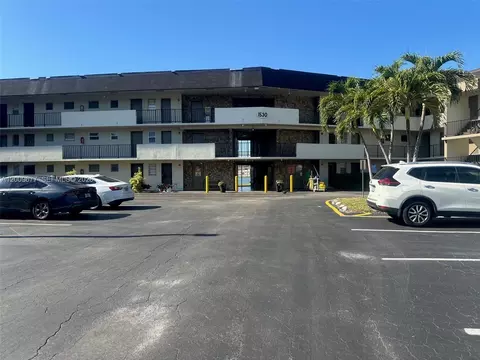 1530 NE 191st St #205, Miami, FL 33179