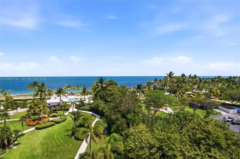 View/Area - 605 Ocean Dr #7L, Key Biscayne, FL 33149 photo 2 of 10