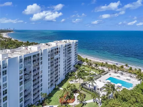 View/Area - 605 Ocean Dr #7L, Key Biscayne, FL 33149 photo 10 of 10