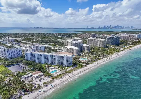 View/Area - 605 Ocean Dr #7L, Key Biscayne, FL 33149 photo 5 of 10