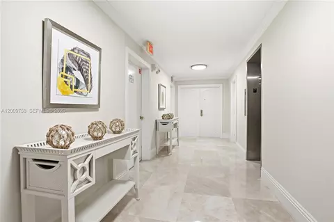 Entry Way - 605 Ocean Dr #7L, Key Biscayne, FL 33149 photo 2 of 2