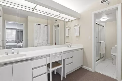 Bath - 605 Ocean Dr #7L, Key Biscayne, FL 33149 photo 3 of 4
