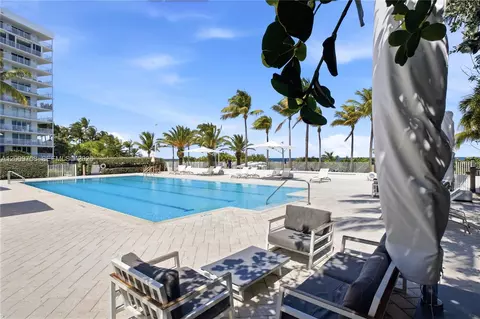Exterior - 605 Ocean Dr #7L, Key Biscayne, FL 33149 photo 1 of 4