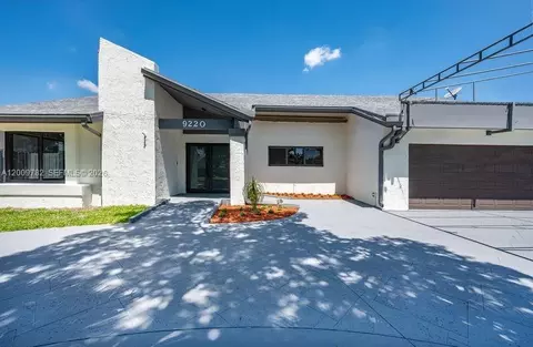 9220 SW 100th Ave Rd, Miami, FL 33176