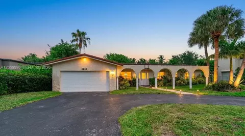 620 Lake Dasha Cir, Plantation, FL 33324