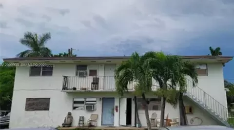 688 SW 6th St, Belle Glade, FL 33430