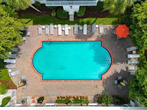 400 S Cypress Rd #424, Pompano Beach, FL 33060