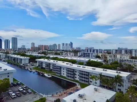 3551 NE 169th St #105, North Miami Beach, FL 33160