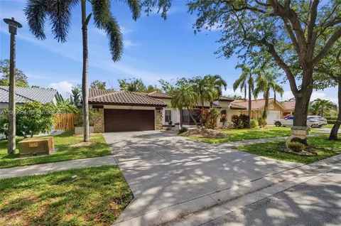 10781 NW 18th Dr, Plantation, FL 33322