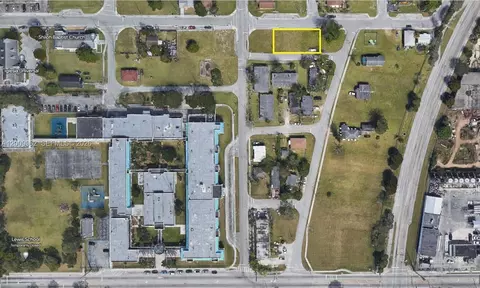 319-321 SW 6 St, Homestead, FL 33030