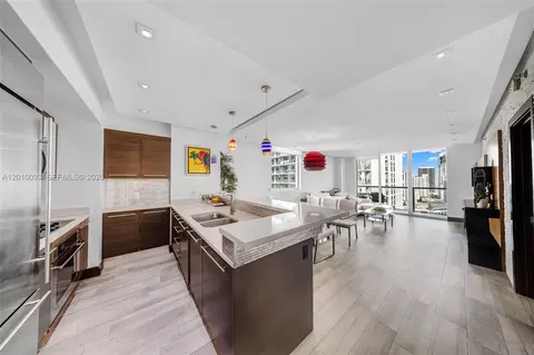 500 Brickell Ave #3707, Miami, FL 33131