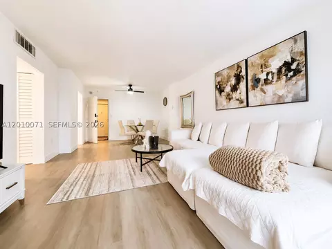 400 Kings Point Dr #1224, Sunny Isles Beach, FL 33160