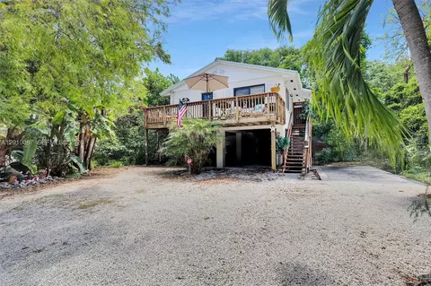 122 Ocean View Dr, Tavernier, FL 33070