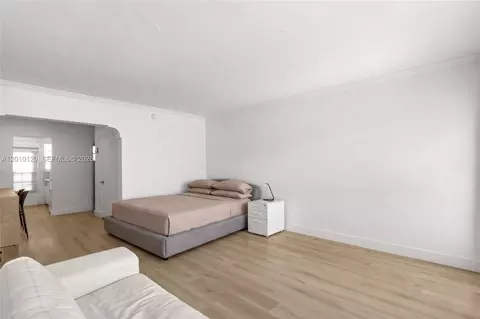 717 Espanola Way #111, Miami Beach, FL 33139