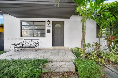 3033 Hibiscus St, Miami, FL 33133