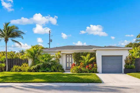 234 SE 3rd Ter, Dania Beach, FL 33004