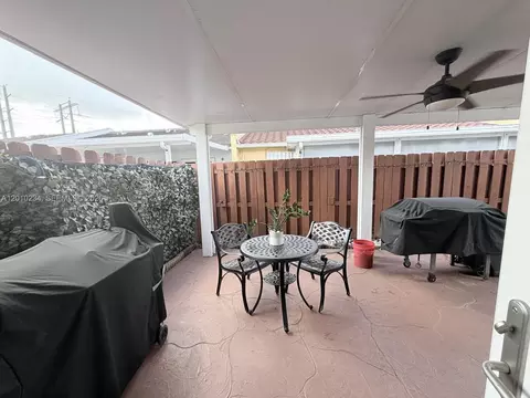 Exterior - 7560 NW 173rd Ln, Hialeah, FL 33015 photo 2 of 2