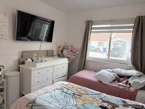 Bedroom - 7560 NW 173rd Ln, Hialeah, FL 33015 photo 1 of 5