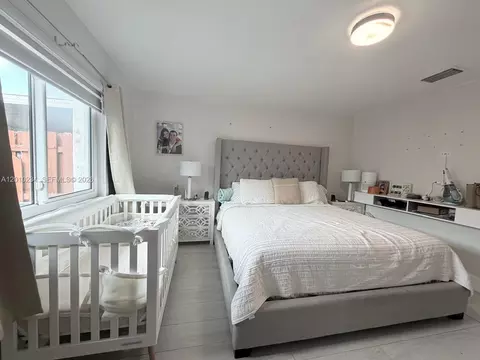 Bedroom - 7560 NW 173rd Ln, Hialeah, FL 33015 photo 5 of 5