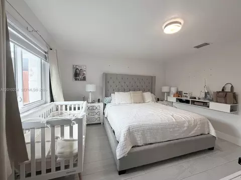 Bedroom - 7560 NW 173rd Ln, Hialeah, FL 33015 photo 4 of 5