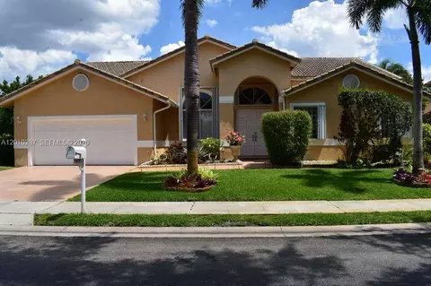1231 SW 102nd Ave, Pembroke Pines, FL 33025