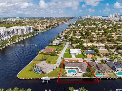 1912 Ocean Mist Dr, Pompano Beach, FL 33062