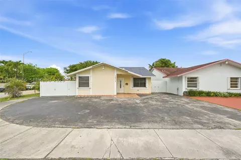 1615 SW 137th Pl, Miami, FL 33175