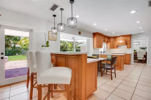 Kitchen - 7175 SW 117th Ter, Pinecrest, FL 33156 photo 7 of 7